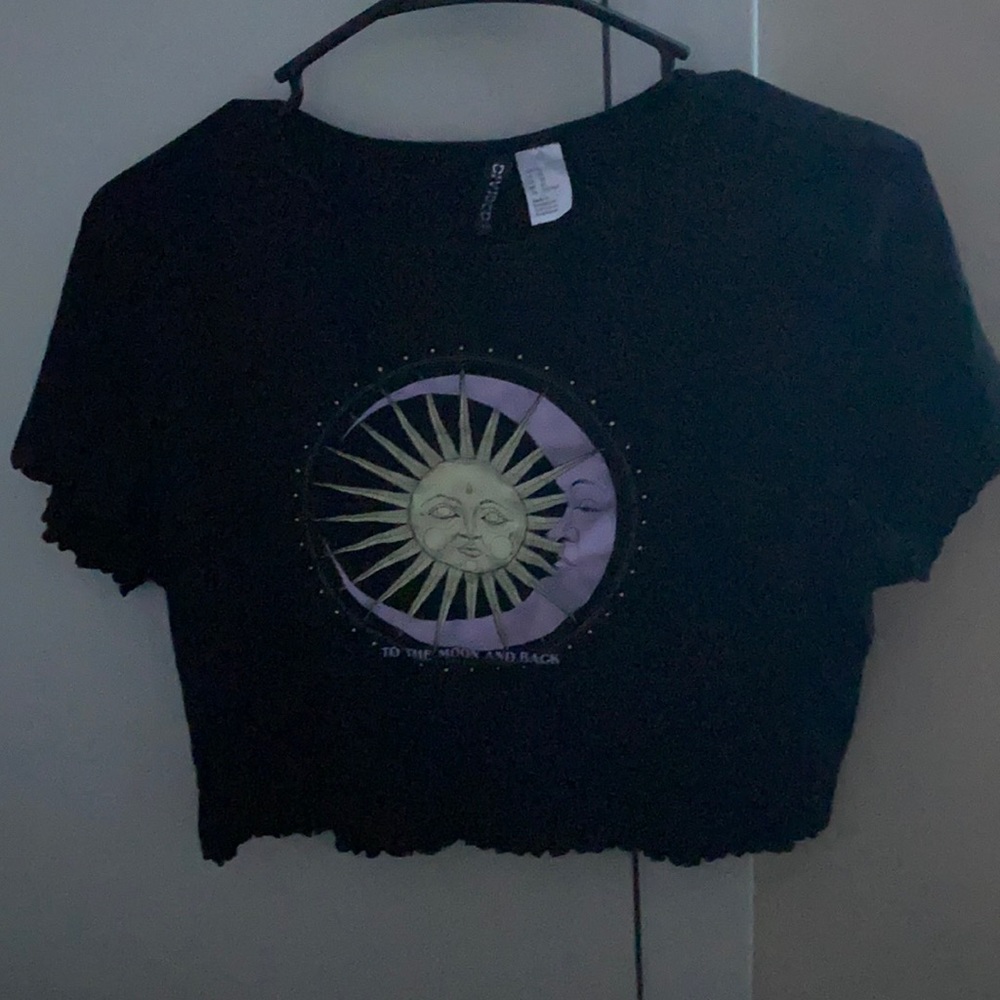 h&m crop top never been worn